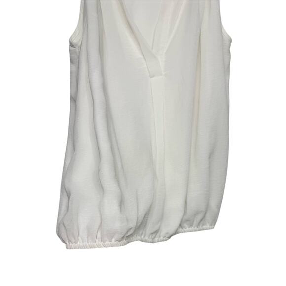 Max Studio White Sleeveless V-Neck Blouse Womens Small Minimalist Chic Workwear - Picture 3 of 7